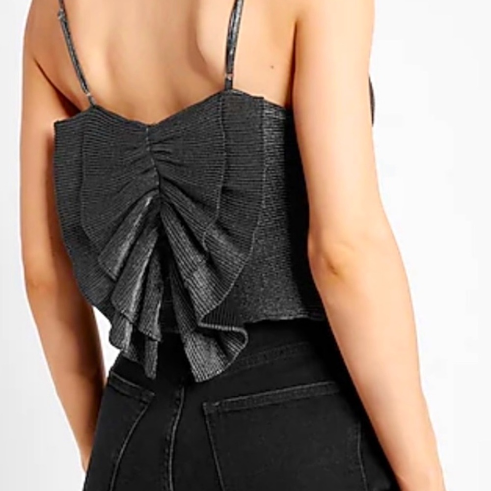 Yaas Girl, come thru in this metallic back bow accented tee strap crop top